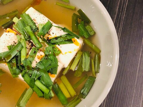 ニラと豆腐のピリッとすっぱ中華スープ